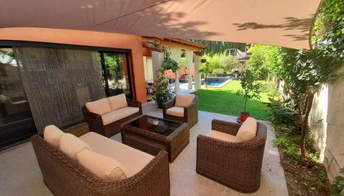 MAS DE VILLE AVEC PISCINE DANS SON COCON DE VERDURE - ESPRIT INDUSTRIEL - Foto 5