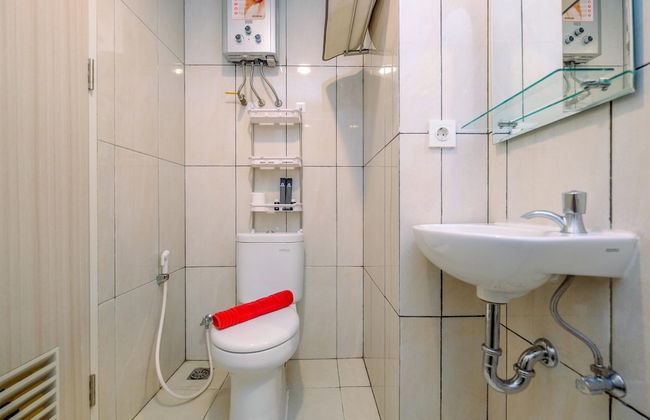 Comfy and Simply Studio Room at Grand Kamala Lagoon Apartment - Foto 11