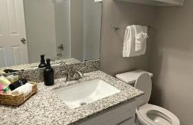 Comfortable Stay Near UT and Downtown Austin - Foto 9