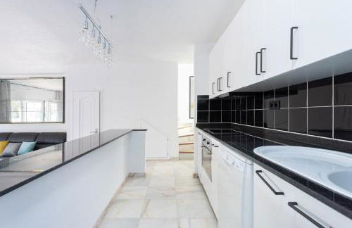 Detached Panoramic sea view Villa close to Siam park, with private swimming pool - Foto 12