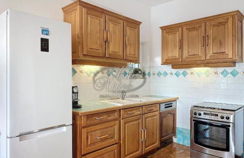 Maison pour 8 personnes classée 3 étoiles avec 2 terrasses vue mer au Canadel - Foto 2