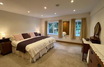 Carpenters Cottage - Photo 2