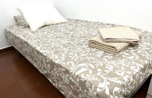 Camp Nou Apartment WiFi - Photo 12