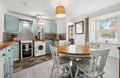 2BR Leamington Spa, by Clarendon Stays, FREE Parking, WiFi, Smart TV! - Foto 19