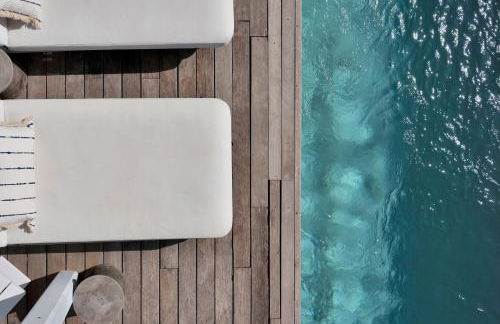 Recién renovada! Exclusiva villa de madera con piscina y vistas al mar - Foto 27