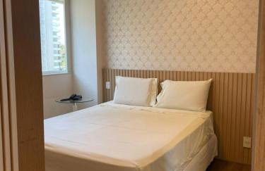 Praia do canto Apart Hotel - Apto 203 Varanda Lateral com Vista Mar - Foto 2