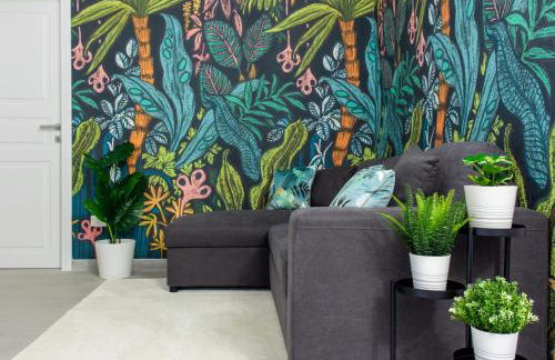 Tropical Boutique Apartment - Photo 19