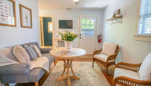 Pelican Hideaway - Charming Home & Entire Backyard - Foto 2