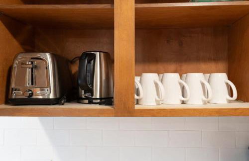 Burien's 3-BR Middle Unit Retreat with Deck BBQ - Foto 16