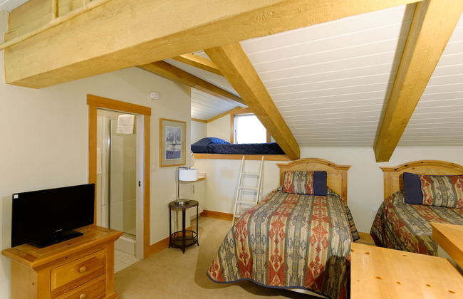 The Crestwood Condominiums - Foto 25