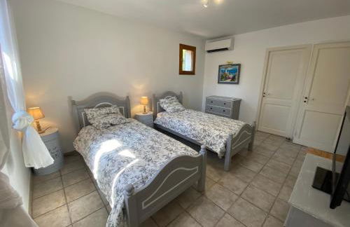 CHARMANT LOGEMENT AVEC PISCINE EN PROVENCE au premier étage d une villa - Foto 12