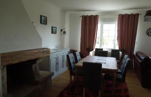 En Bretagne, villa de 2 à 8 pers , meublé de tourisme 3 étoiles nichée dans un écrin de verdure à 2500m de la plage - Foto 4