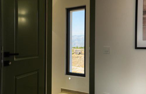 Newly built Villa MarVista with 4 bedrooms,infinity pool & stunning sea and mountain views - Photo 33