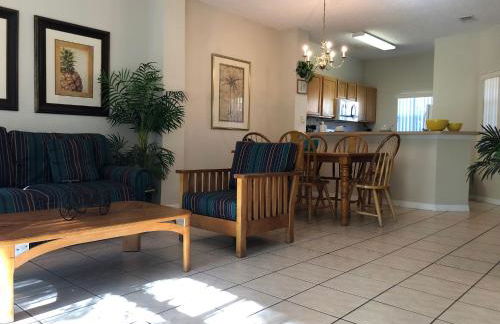 Gated Emerald island resort townhome, Overlook Pool, 3 miles to Disney, rent by owner - Foto 13