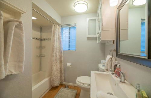 Far Enough Cabin - Chalet style cabin, walking distance to the trails! Foosball table! - Foto 26