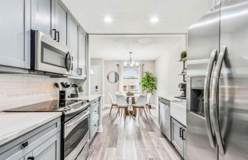 Heart of S Tampa- Hot Tub, Private Backyard, Fire Pit, Grill, 5 min to Beach - Foto 2