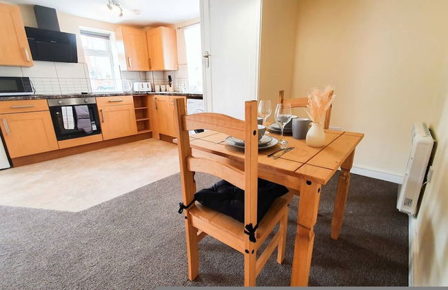 Orange Lilly in Stroud - Foto 7