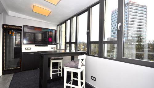 Zentral, am Park mit Parkplatz - Foto 3