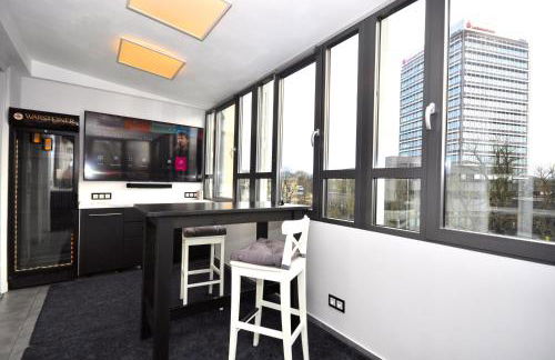 Zentral, am Park mit Parkplatz - Foto 3