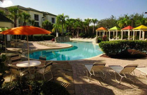 2BR2BA Getaway 7 Miles from Orlando Parks - Foto 18
