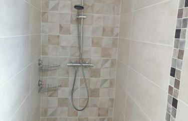 Petite Maison refaite à neuf proche plage - Foto 22