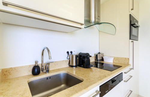 Sea View Apartment with Private Secure Parking 3 - Foto 12