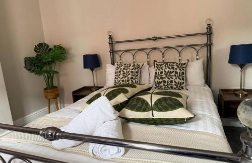 Llangollen High Street 4 bedrooms Sleeps 12 - Photo 12