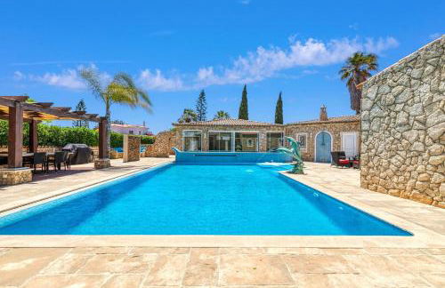 Golfinhos - MAGNIFICENT & SPACIOUS 5 BEDROOM VILLA - Foto 12