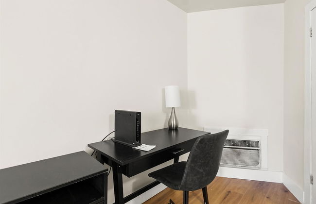 Spacious Studio Apt - Near Merrimack Park - Foto 13