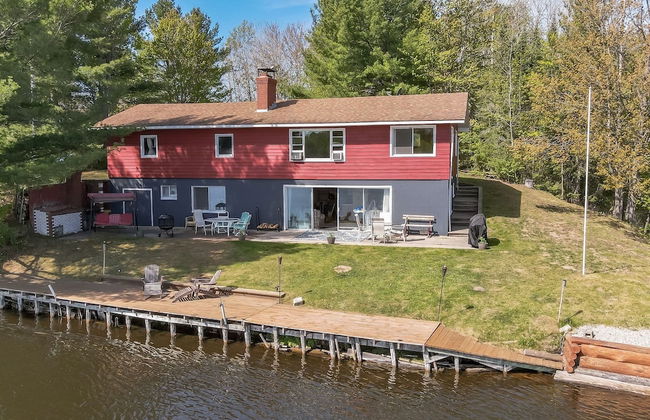 The Banks - Rustic and Waterfront, Secluded and Special, by RedAwning - Foto 1