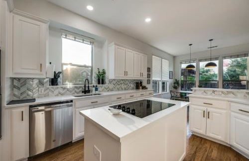 Pool house with hot tub and cinema - Foto 23