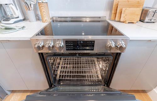 Scandinavian in Brooklyn w Balcony Near Park - Foto 22