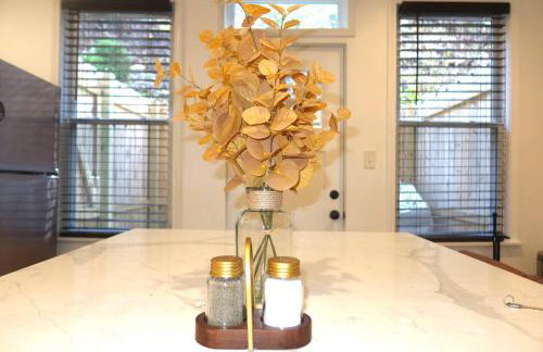 Brand NEW King Suite| Movie/Game Room| Coffee Bar - Foto 22