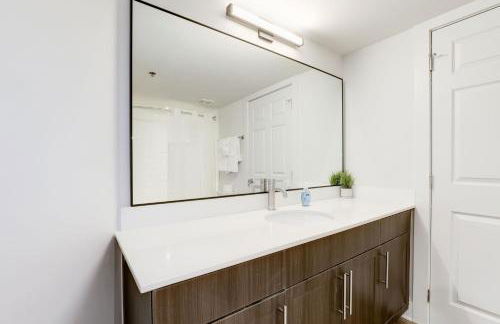 Elegant 2BR Apartment Minutes From DC - Foto 21