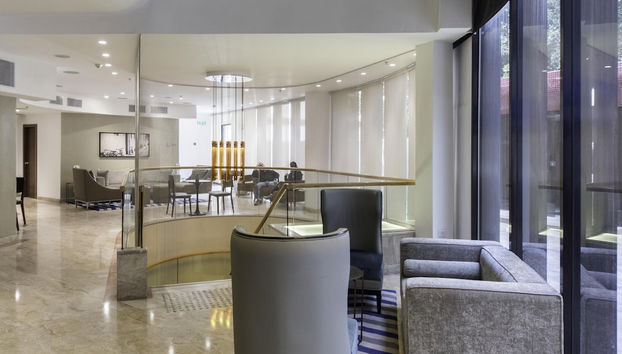 Coin salon dans le hall