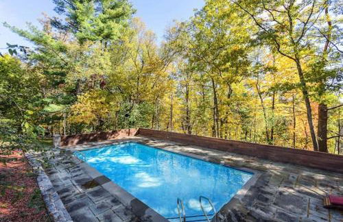 Peaceful Getaway Cottage on grounds of historic mid-century gem - Foto 24