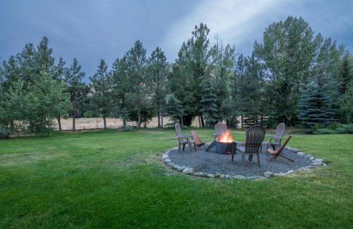 Bear Lodge with private Pool, Hottub, and Sauna! - Photo 37