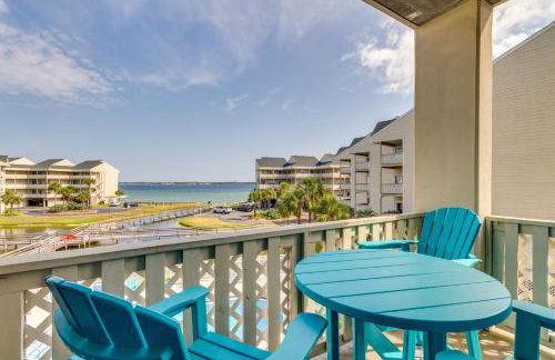 Bayfront Pensacola Beach Condo with Pool and Elevator - Foto 17