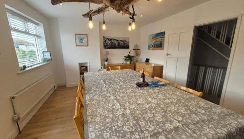 Hidden Gem near the beach with pool table - Foto 3