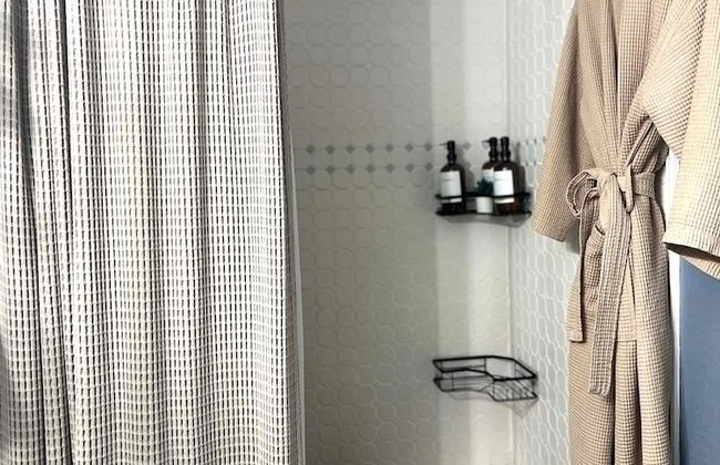 French Inspired Stay Fireplace Coffee bar Cozy - Foto 15