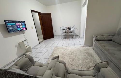 Apt3 Grande com 2 Quartos 2 cama-casal WIFI Smart TV Garagem a 1 min Rodoviaria - Foto 18