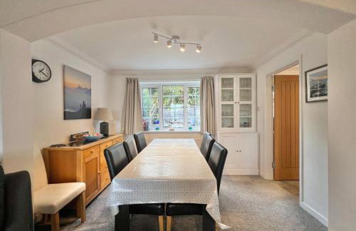 4 Bed Retreat with Balcony & Estuary views - Photo 4