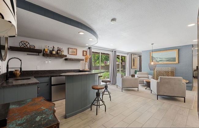 Family Home w Pool-hot Tub-large Yard-pool Table - Photo 14