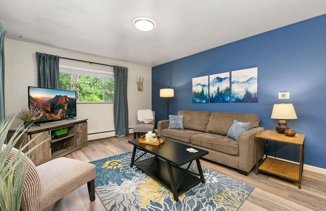 Azure Suite Walkable Old Town Condo w/ Park View - Foto 1