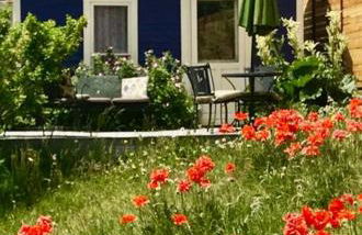 The Mountain House - An Oasis in Town! Summer Sleeps 10! - Foto 17