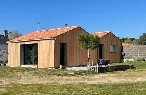 Charmante Maison Rénovée Proche Plage et Forêt avec Jardin - FR-1-652-57 - Foto 34