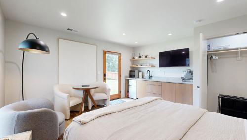 Walk to River Myrtle Creek Studio Near I-5 - Foto 4