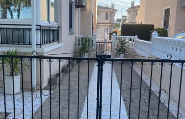 Stunning 3 bedroom Large House in Great Location - Foto 10