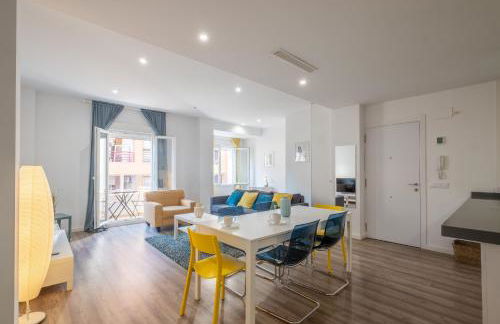 Modern, Stylish Apartment with balcony - Photo 15