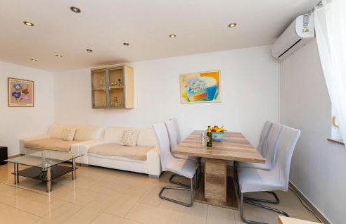 Cozy Home In Polaca With Wifi - Foto 7